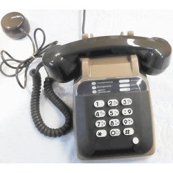 Französische Tischstation mit Mithörer